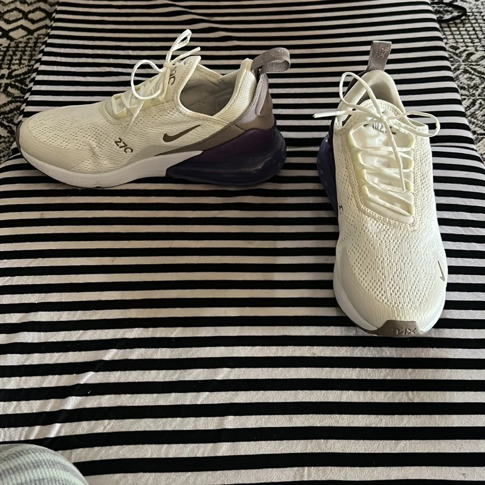 Nike Air Max 270 - Picture 2 of 6